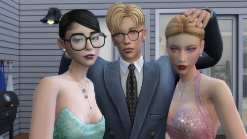 More information about "MarenVox's Sims"