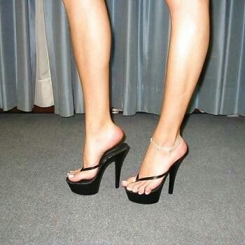 sexy-sandals-stilettos.jpg.00307b96ecb70fed698d418269a0cd8b.jpg