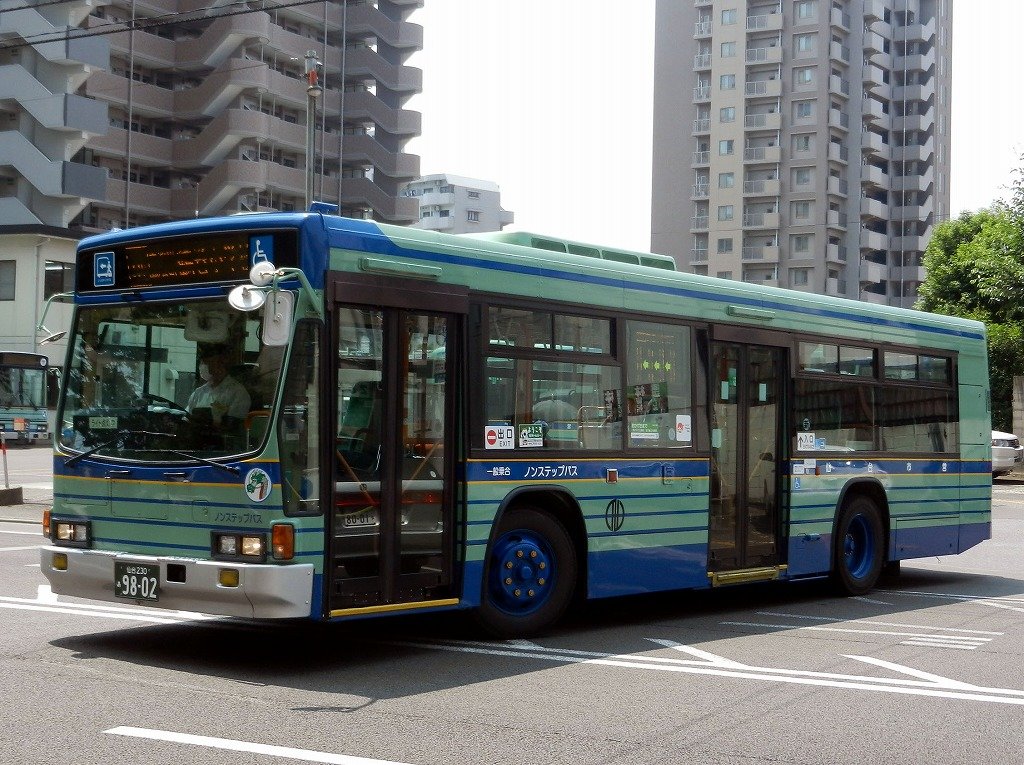 Sendai-city-bus-9802.jpg.4d529d43ffa00f1f68470921aa238905.jpg