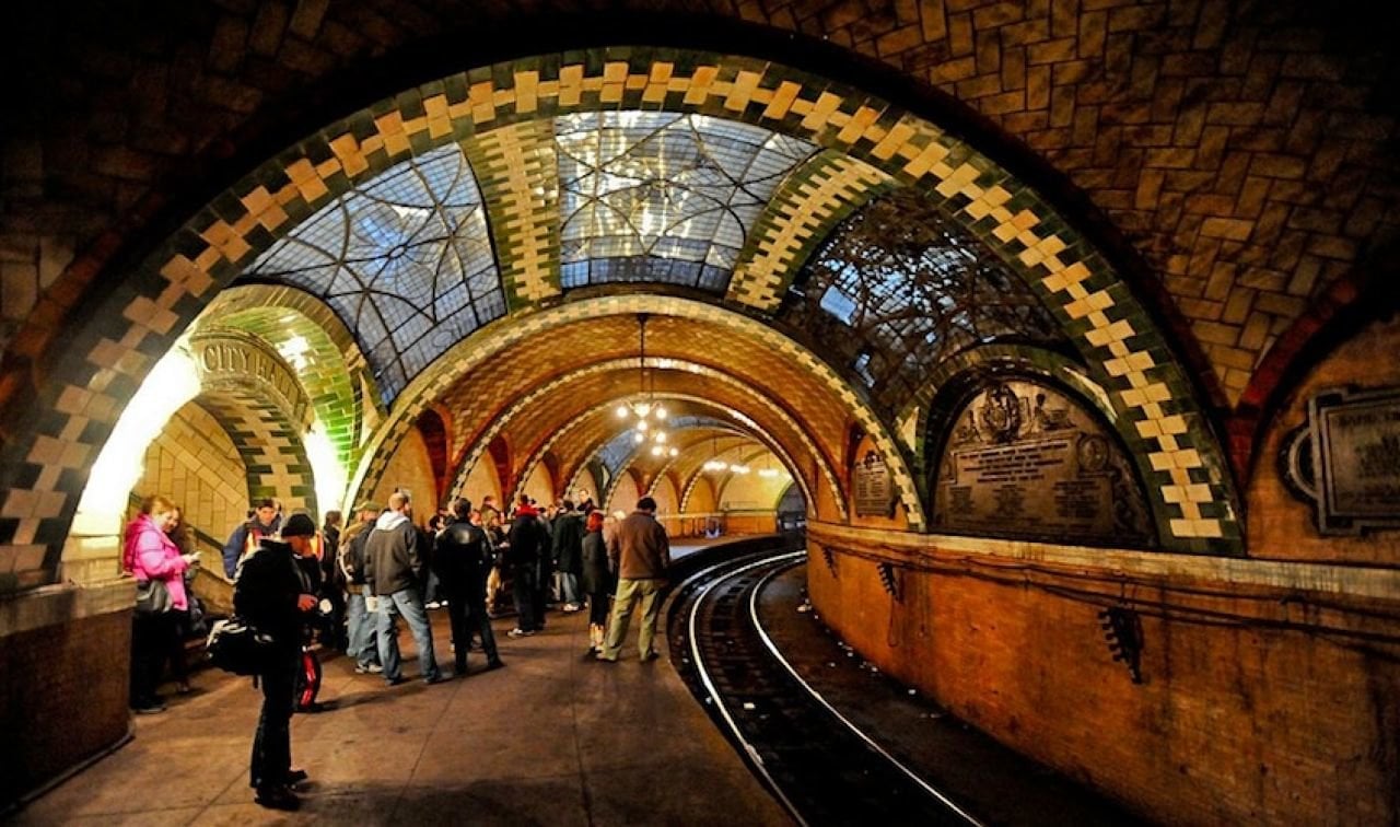 самая первая станция метро в мире